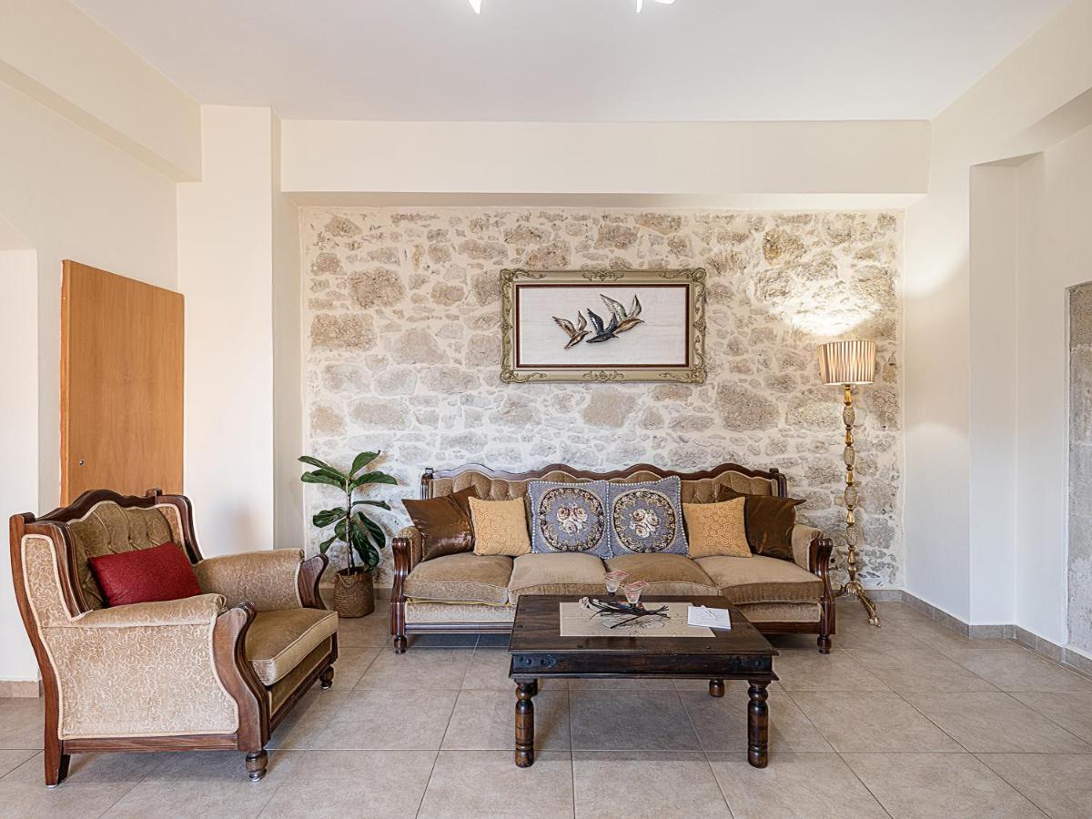 Anastasia Villa